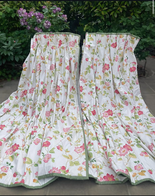 Pair of Vintage Jane Churchill curtains in the fabric ‘Mildmay’