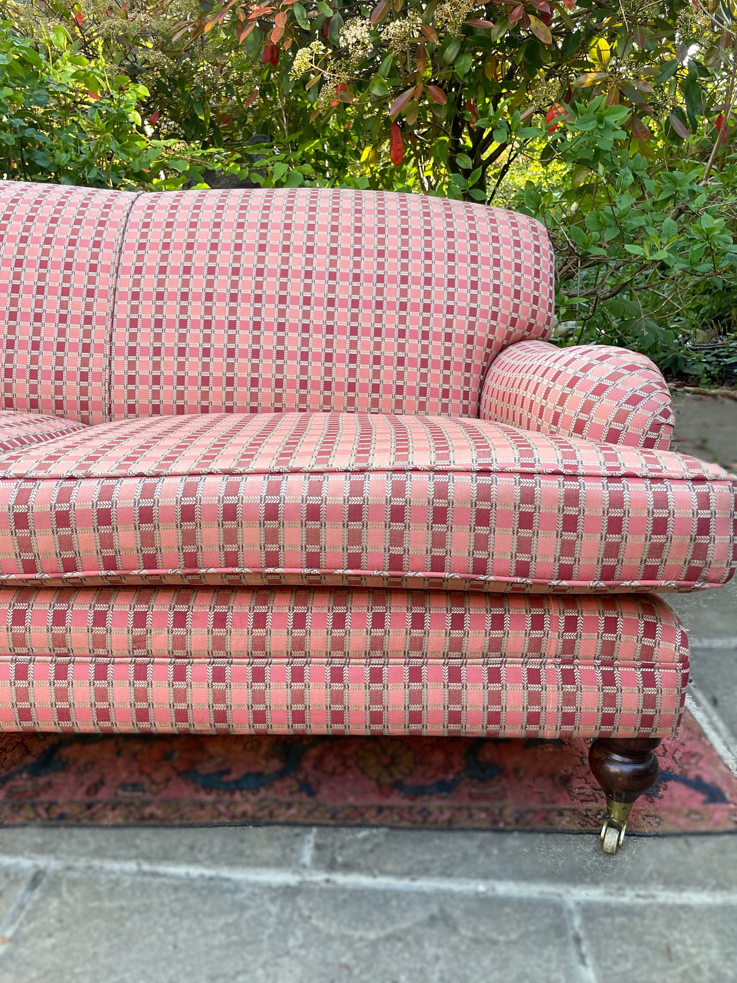 Howard style Pink sofa