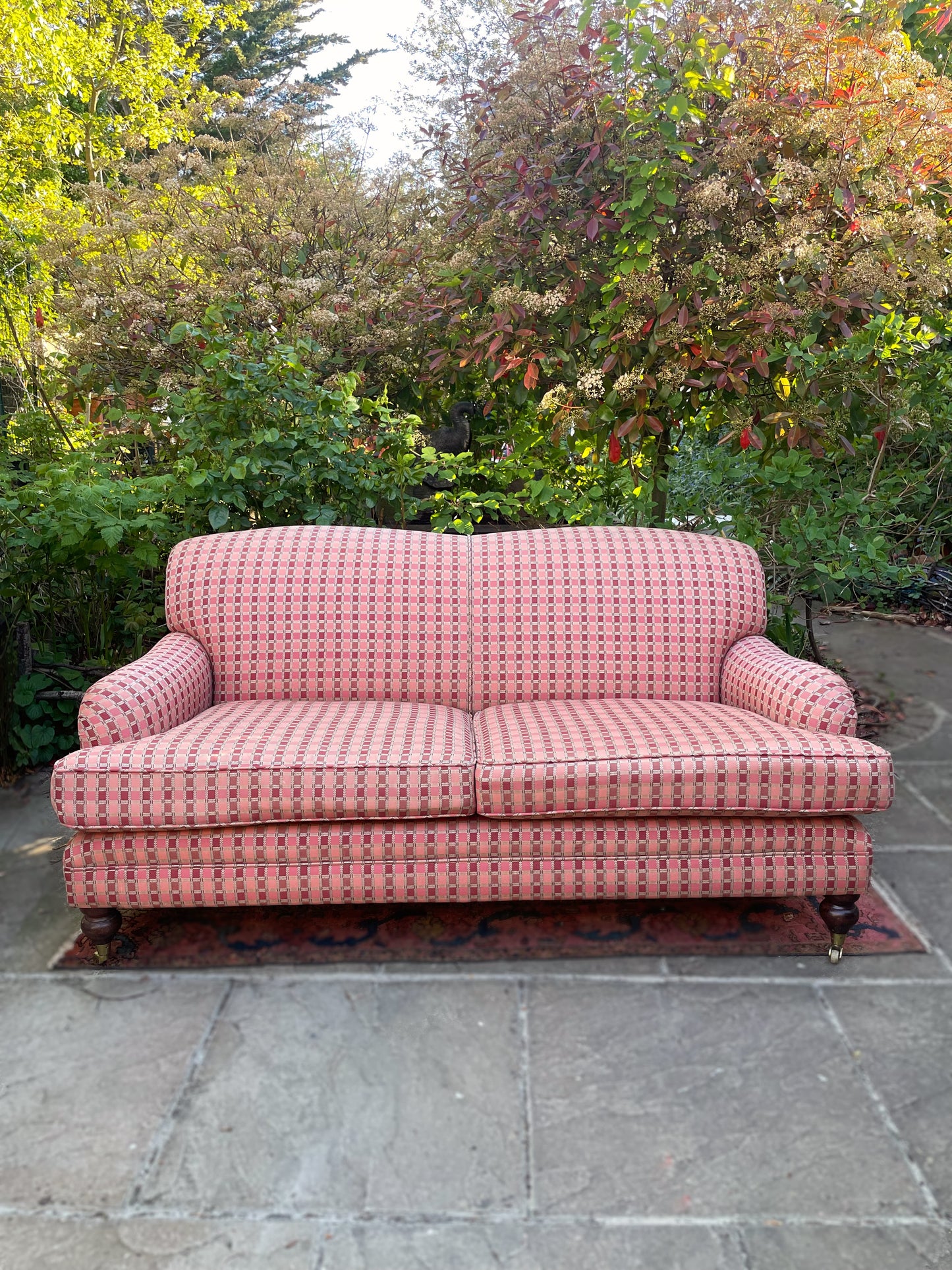 Howard style Pink sofa
