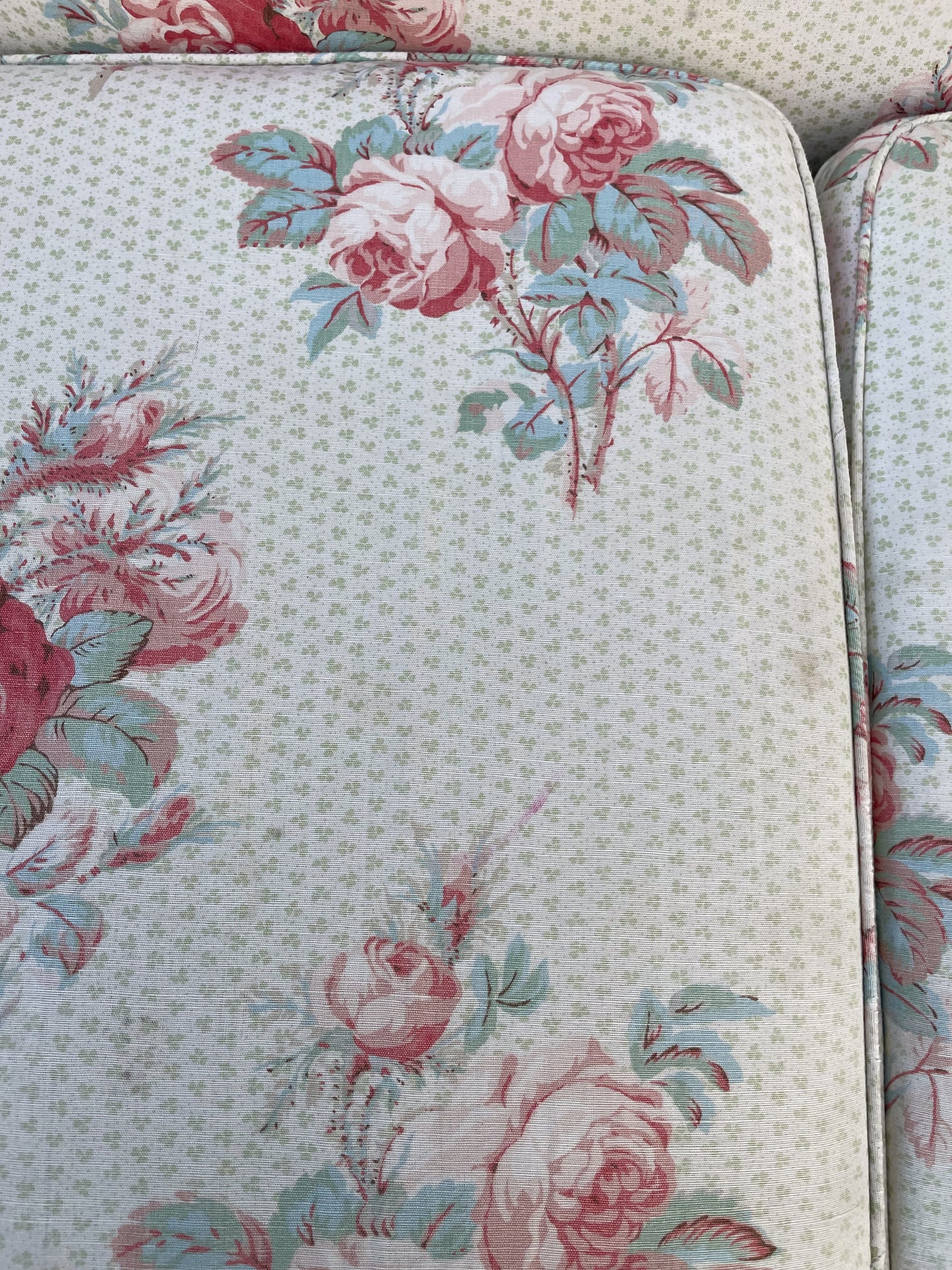 Colefax and Fowler ‘Old Rose’ sofa