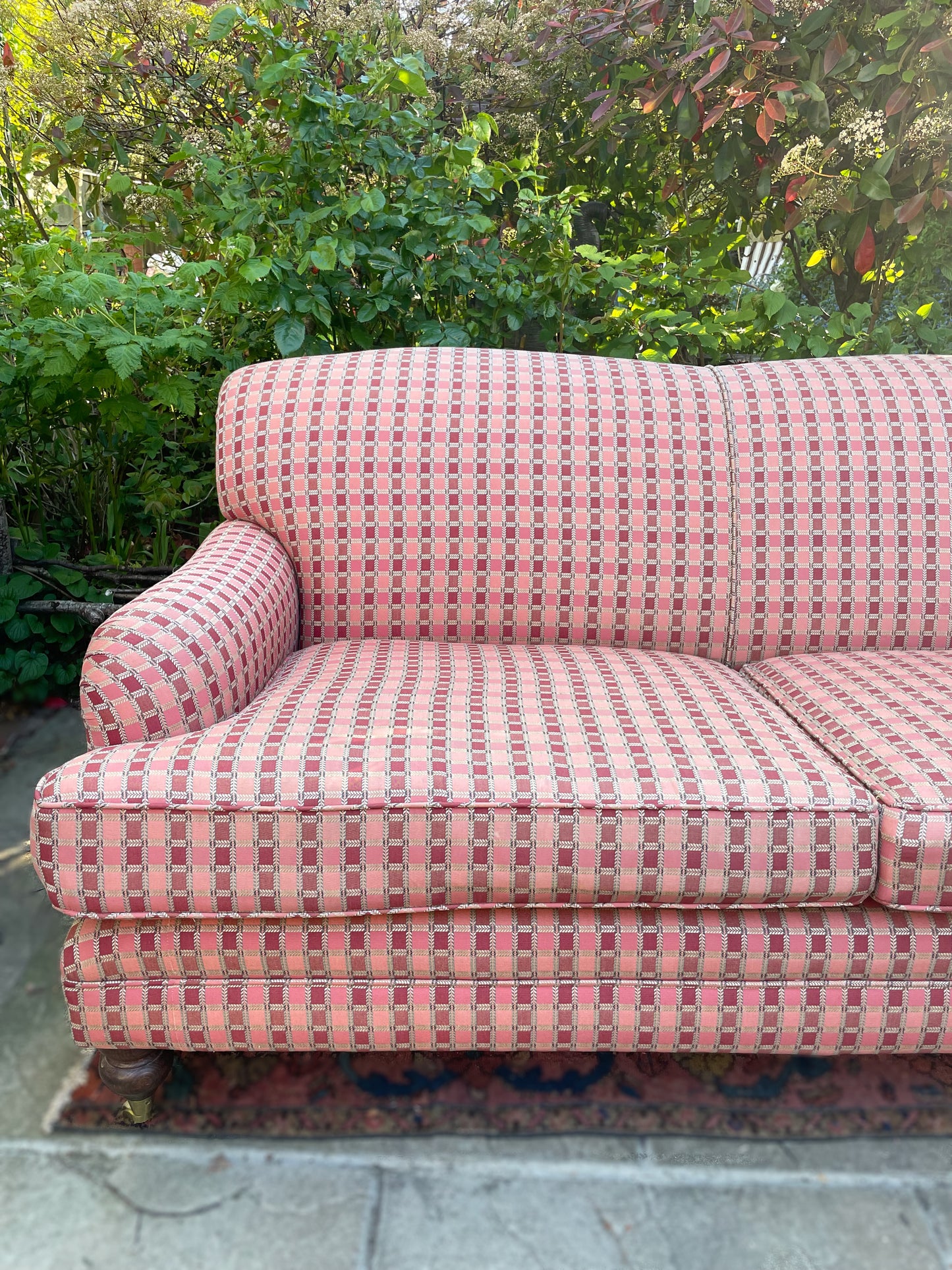 Howard style Pink sofa