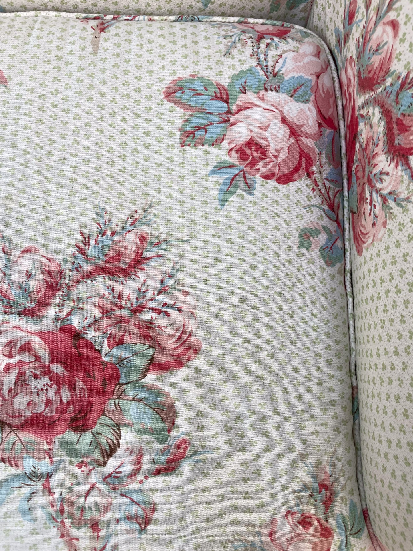 Colefax and Fowler ‘Old Rose’ sofa