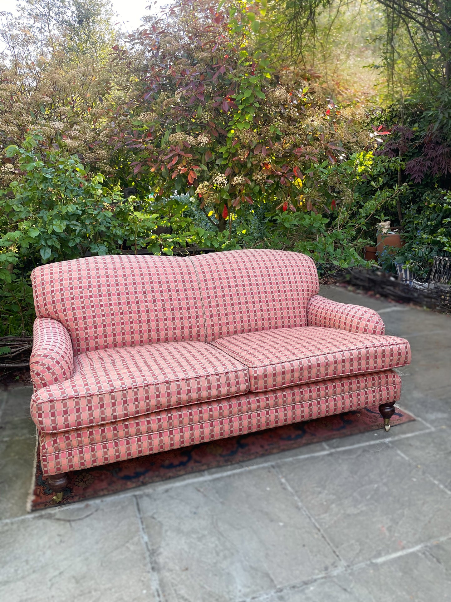 Howard style Pink sofa